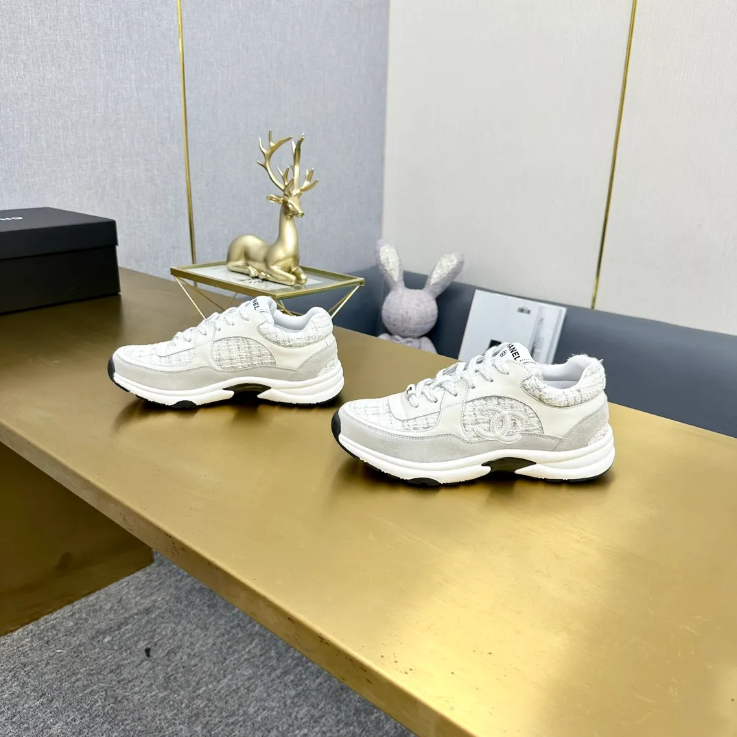 👟👟Ex-factory price 480👟👟 Women's Shoes Women's Clothing Chanel Chanel - 2023 Counter Top Casual Sports Shoes This classic design; the upper is electro-embroidered with a variety of techniques; the outsole is fashionable and sporty; it is unusual to incorporate a variety of color matching elements... The diversified mix and match is very beautiful and versatile, and can be used for leisure, fashion, sports and outdoor... ꫛꫀꪝ Go➫ Material: ❶The upper is made of: original imported mercerized velvet + double-layer breathable mesh ❷The inner part is made of: the original imported breathable mesh ❸The outsole is based on: original TPU combination outsole Special counter boutique packaging complete set for women 35–41